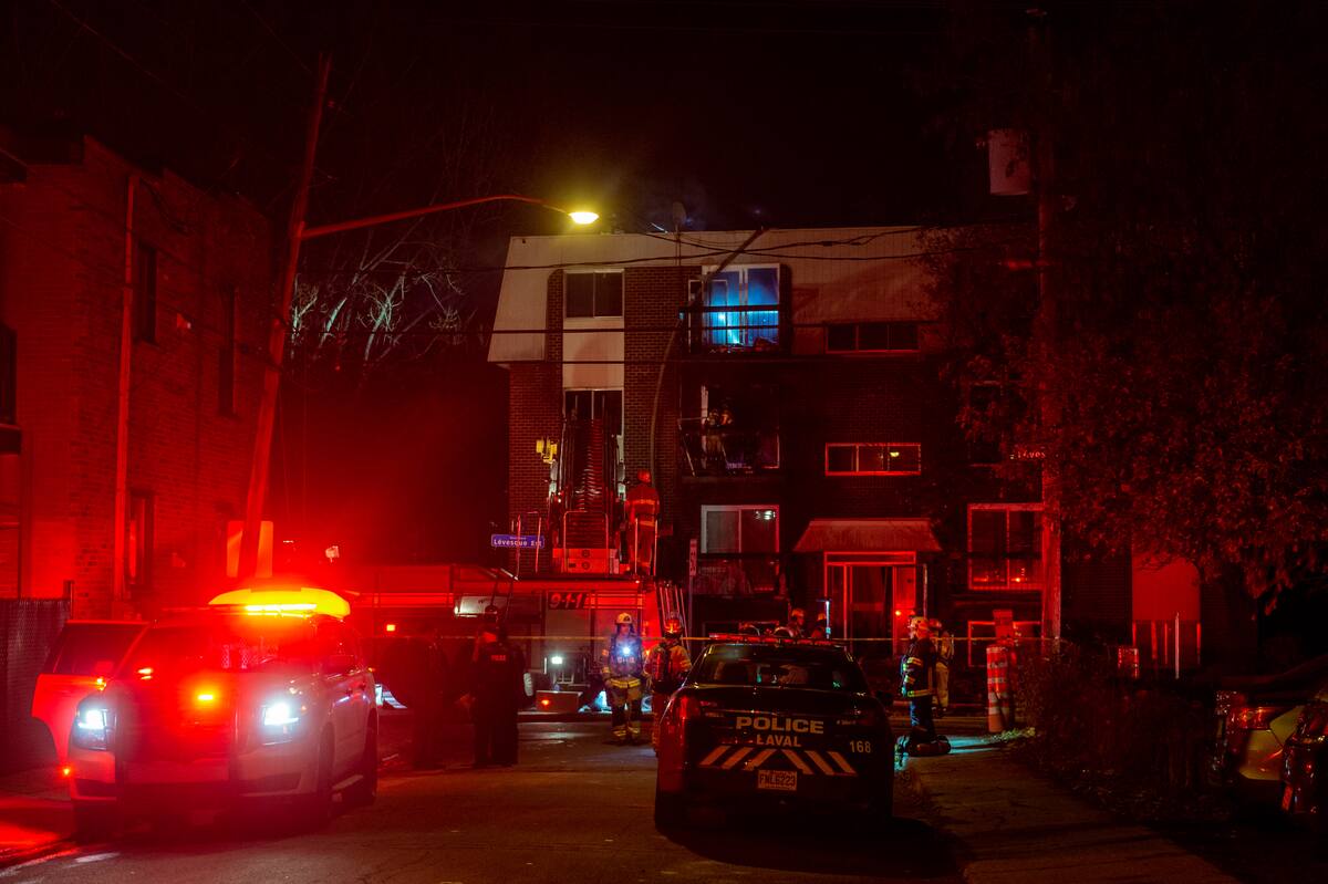 PHOTOS | Un incendie force l&rsquo;&eacute;vacuation d&rsquo;un immeuble r&eacute;sidentiel &agrave; Laval