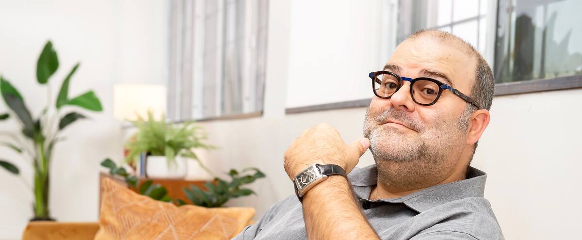 «Je fais ce que je veux» – Laurent Paquin sur son spectacle «Crocodile distrait»