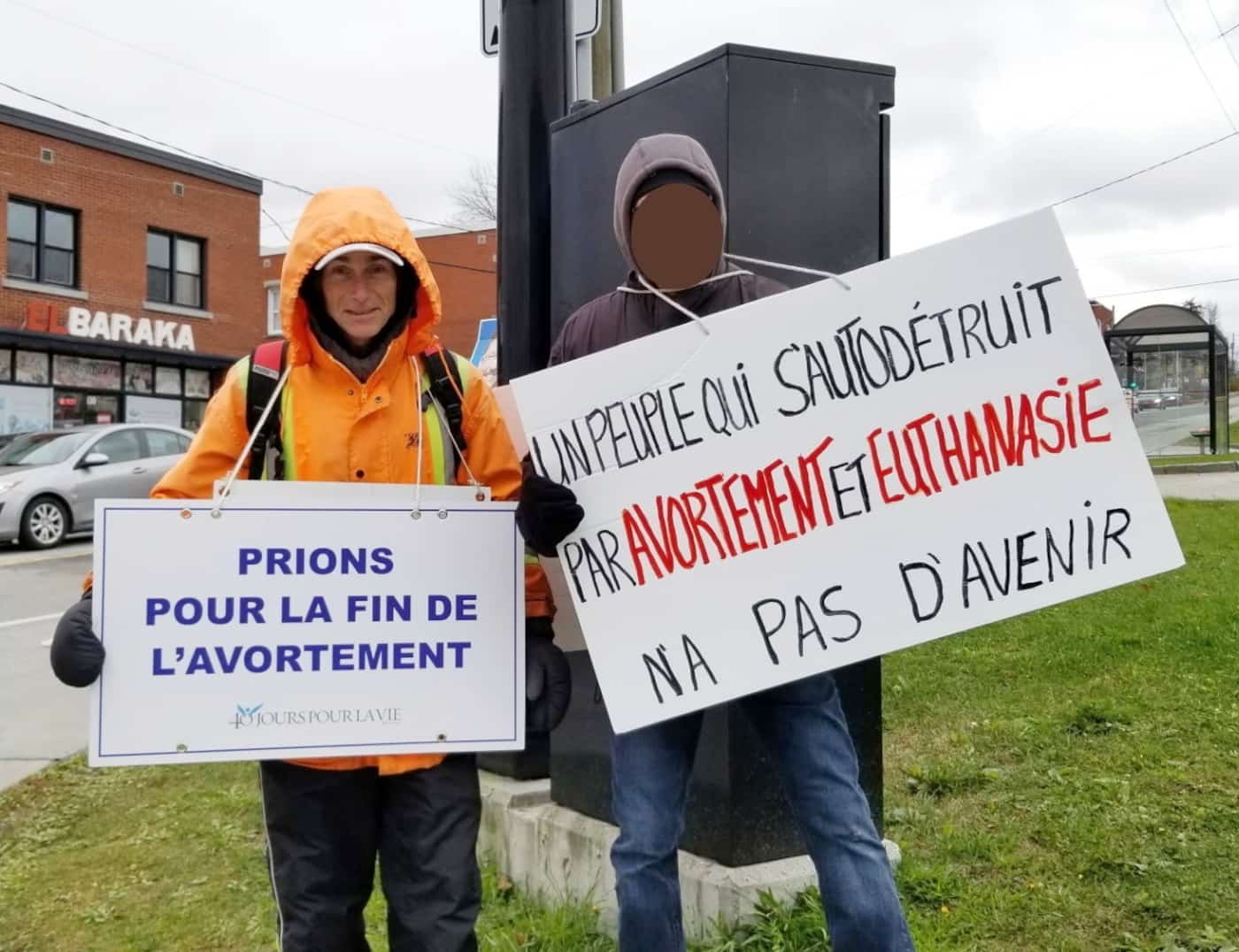 Eso Defiler Set «Ses pancartes choquent»: un homme-sandwich antiavortement payé pour ...