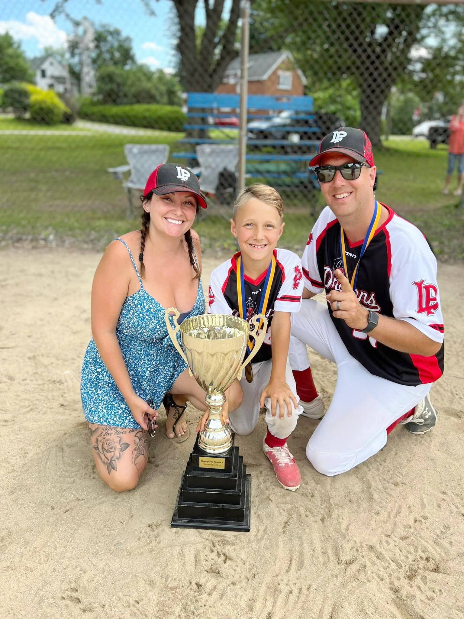 &laquo;Jayden, c&rsquo;&eacute;tait leur vie&raquo;: les deux motoneigistes d&eacute;c&eacute;d&eacute;s dans Lanaudi&egrave;re &eacute;taient des parents d&eacute;vou&eacute;s envers leur fils unique