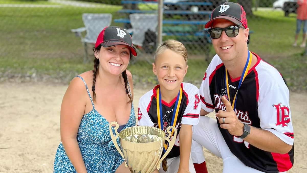 «Jayden, c’était leur vie»: les deux motoneigistes décédés dans Lanaudière étaient des parents dévoués envers leur fils unique