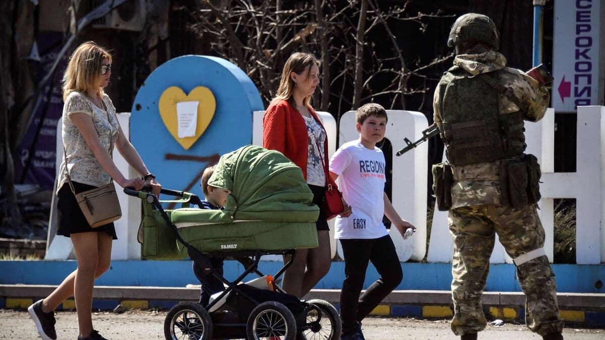 «Ô Russie, puissance sacrée!»: l'école reprend dans une ville ukrainienne conquise