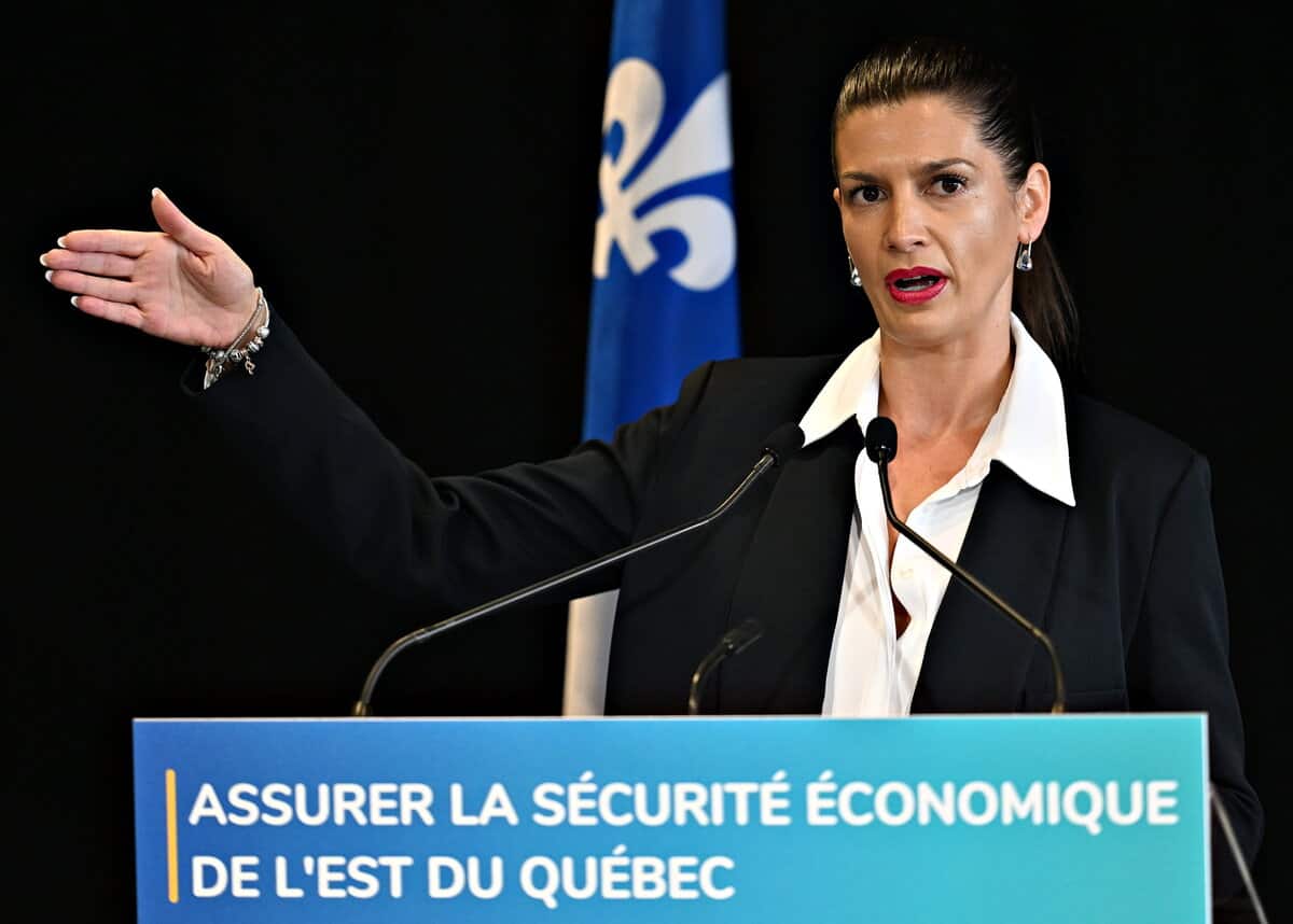 L'ex-première ministre Geneviève Guilbault annoncera son départ de la vie politique, renonçant à se lancer dans la course à la chefferie caquiste.