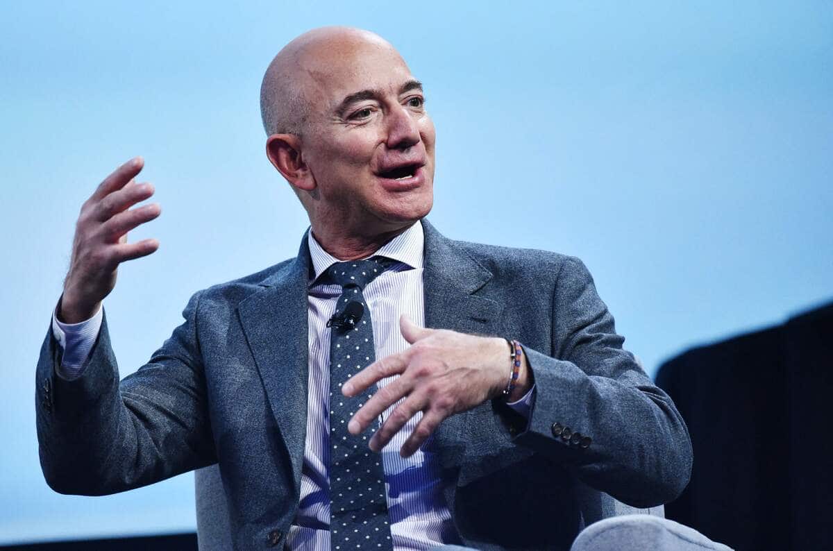 L'entreprise spatiale de Bezos reporte le lancer d'une mission de la ...