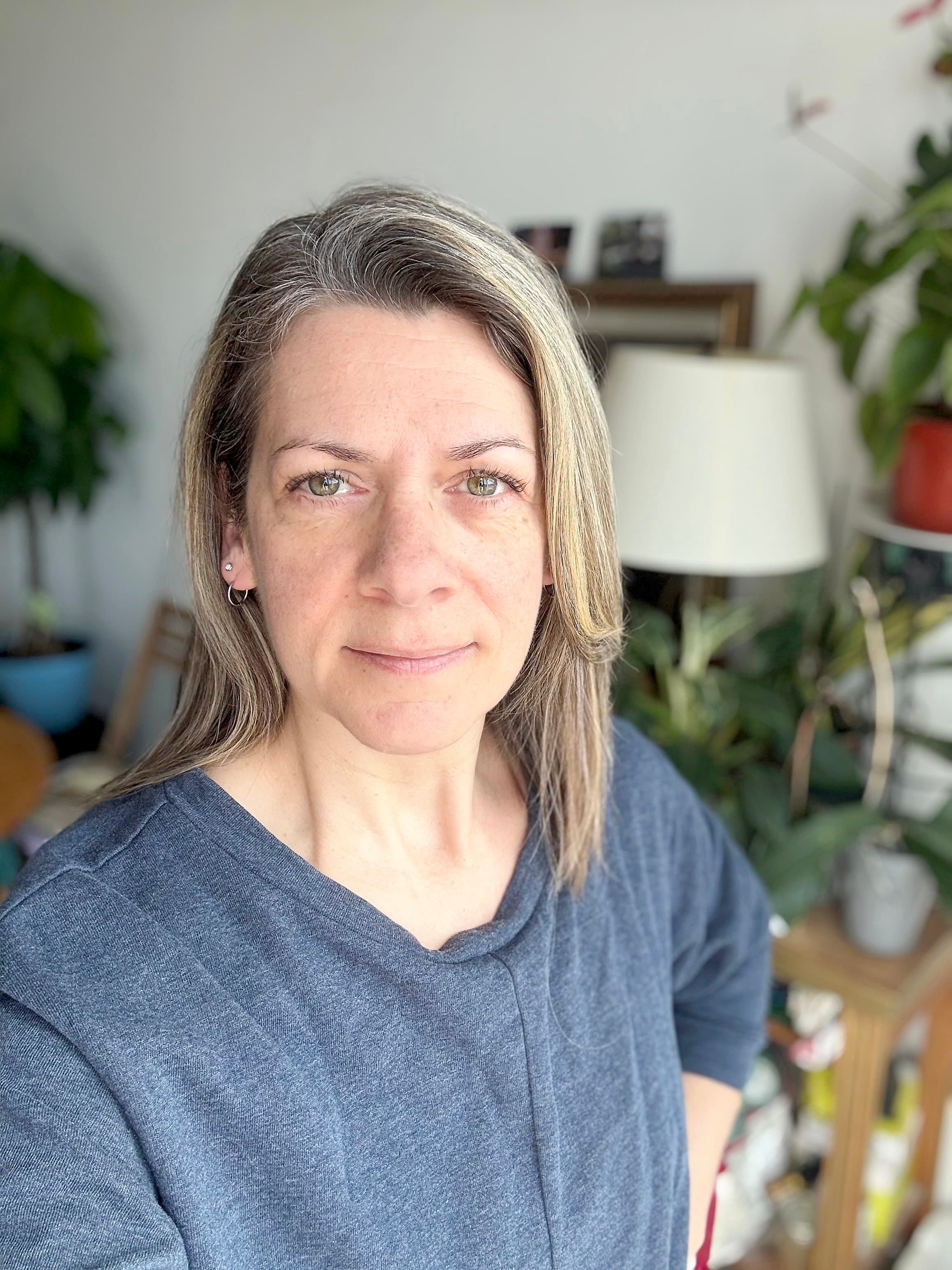 Véronique Rocheleau avait 8 ans lorsqu'elle a été agressée sexuellement et séquestrée par Gilles Tardif. L'homme a engendré une importante chasse à l'homme, le mardi 5 mai 2026, après s'être échappé de sa maison de transition de Montréal. 
PHOTO FOURNIE PAR VÉRONIQUE ROCHELEAU