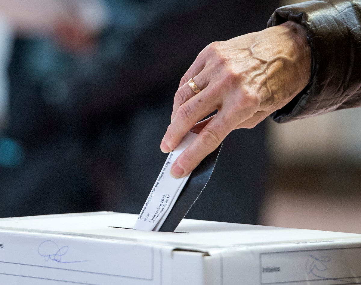 Papier de toilette dans les urnes; le vote est report&eacute;