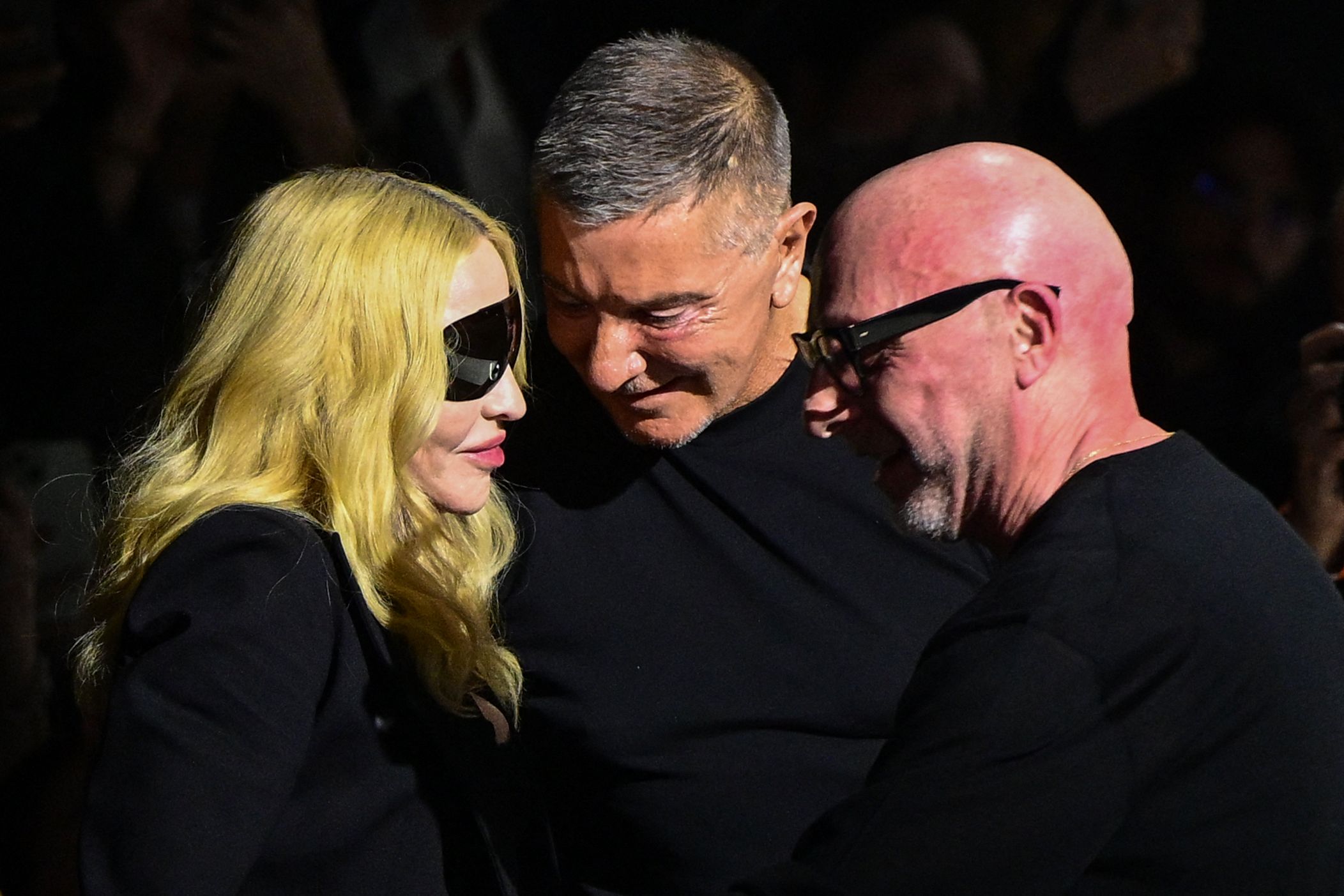 EN IMAGES | Fashion Week de Milan: Madonna invitée surprise au défilé femme DG