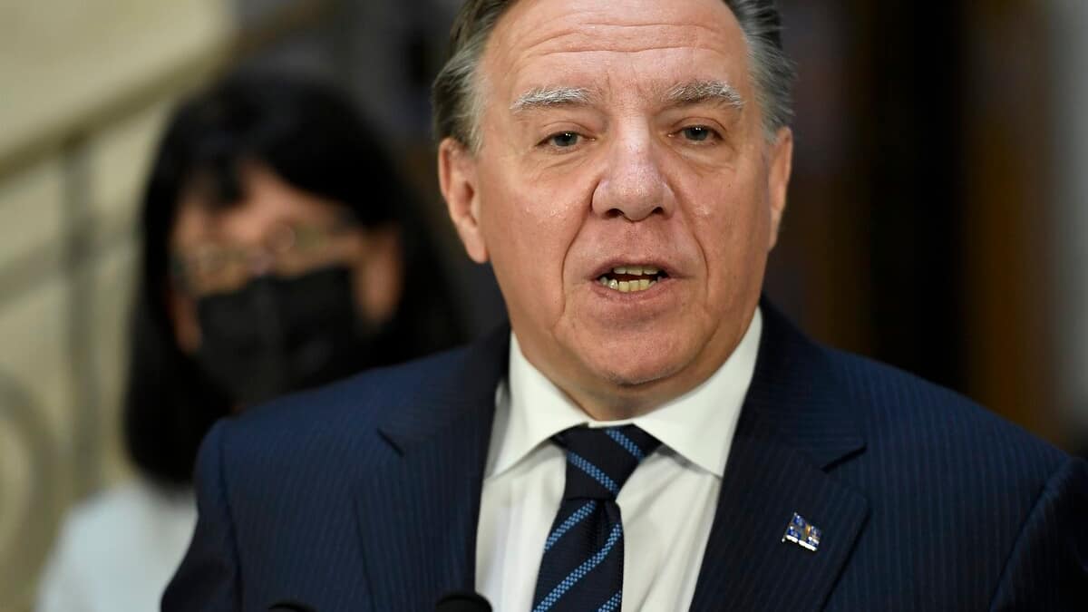 Manifestations près des écoles et des hôpitaux: Legault ouvert à limiter la durée de l'interdiction