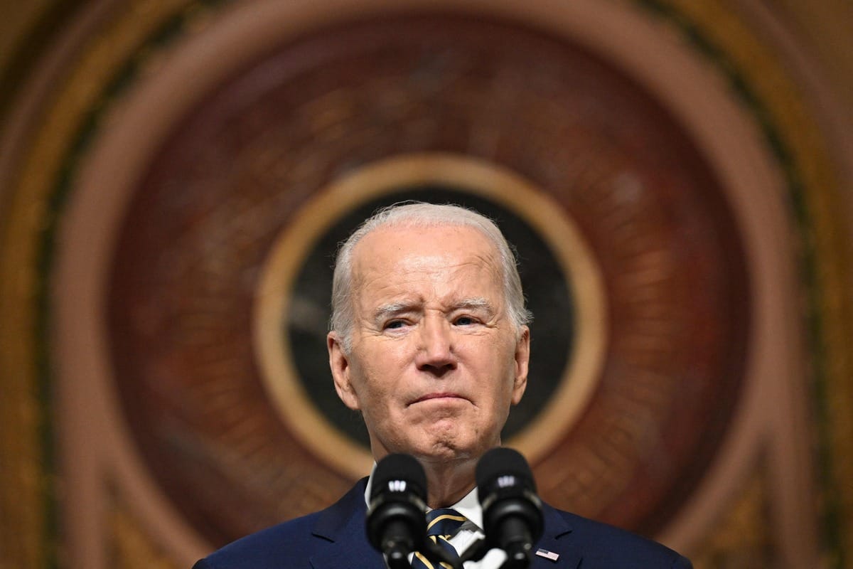 Biden promet d'envoyer &laquo;rapidement&raquo; de l'aide militaire &agrave; l'Ukraine