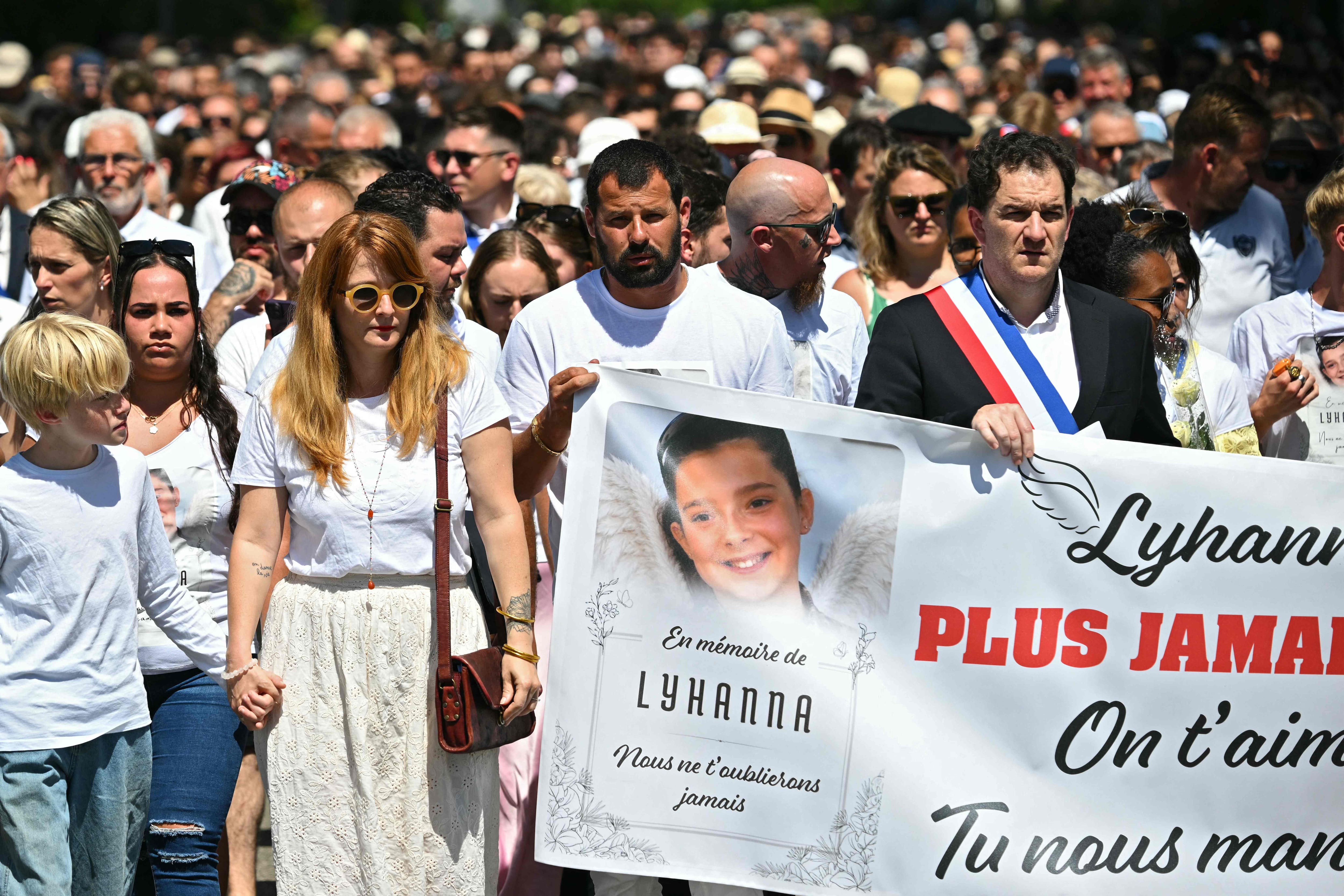 Marche blanche pour Lyhanna, une affaire qui bouleverse la France