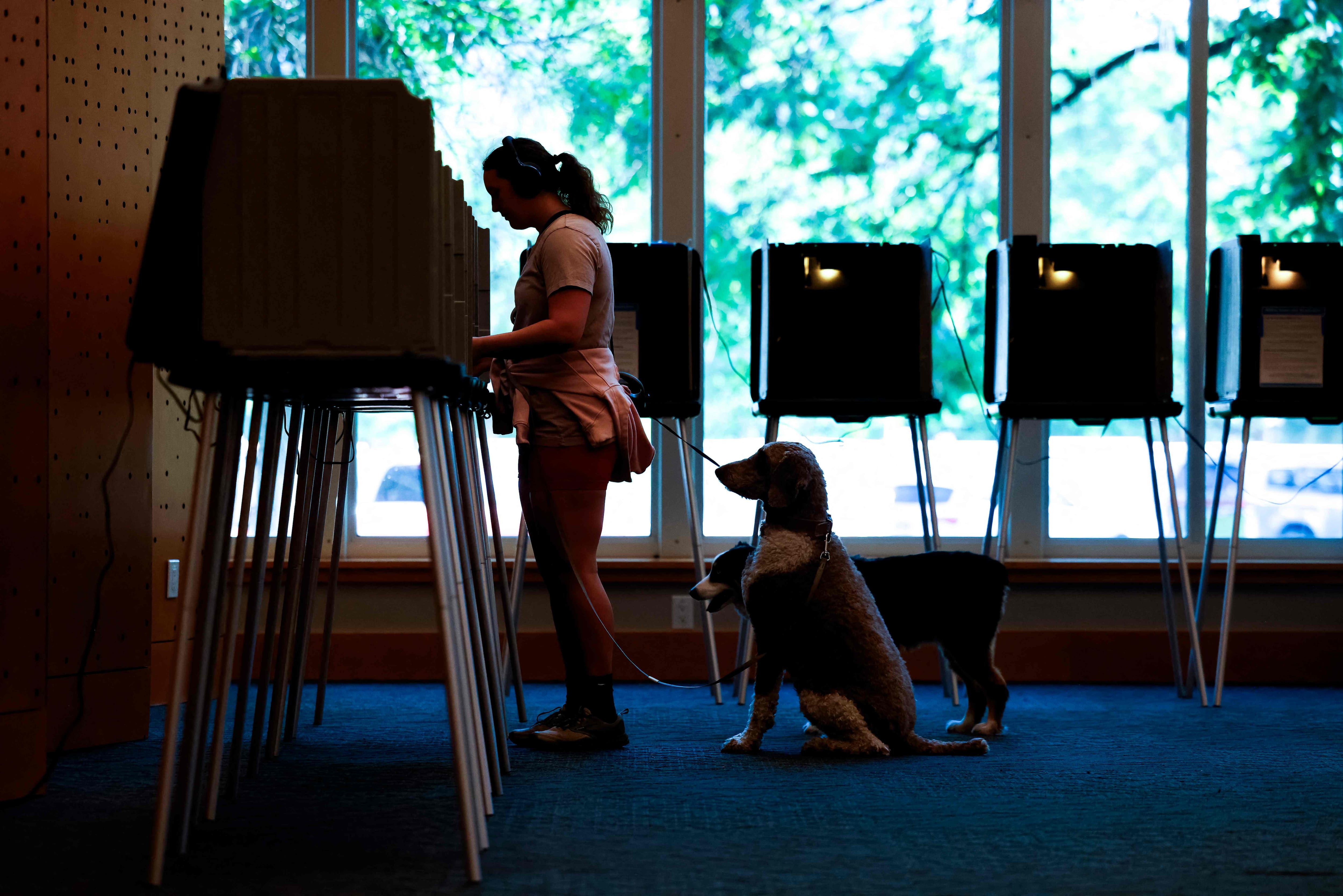 In the United States, the withdrawal of a Democratic candidate for the Senate forces the party to introspect