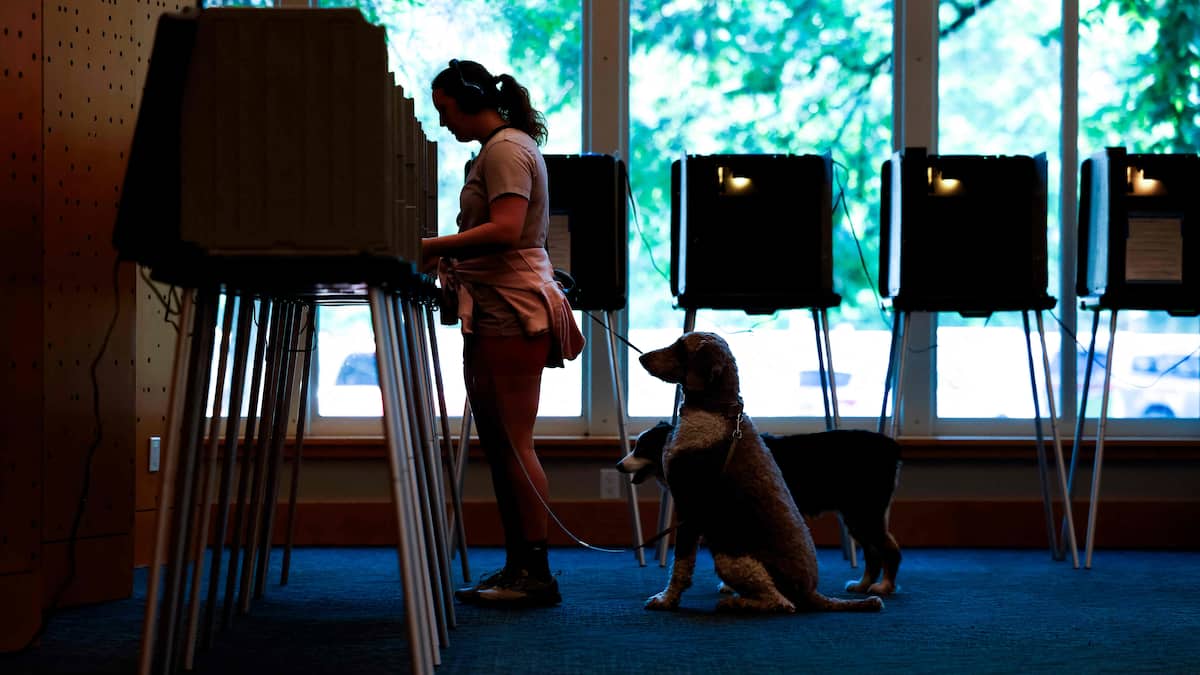 In the United States, the withdrawal of a Democratic candidate for the Senate forces the party to introspect In the United States, the withdrawal of a Democratic candidate for the Senate forces the party to introspect