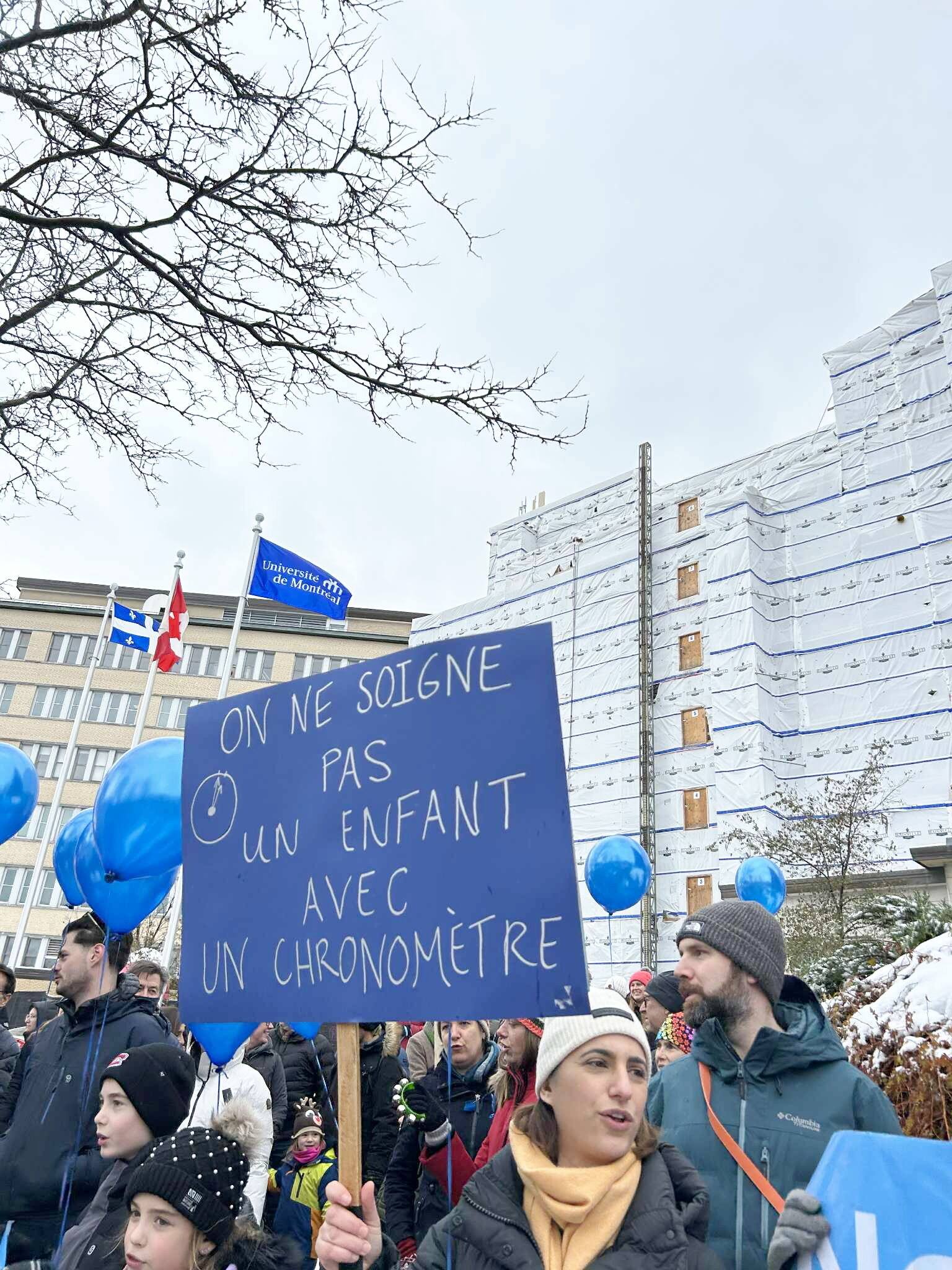 «Les enfants d’abord, la loi 2 dehors!»: des pédiatres de partout au ...