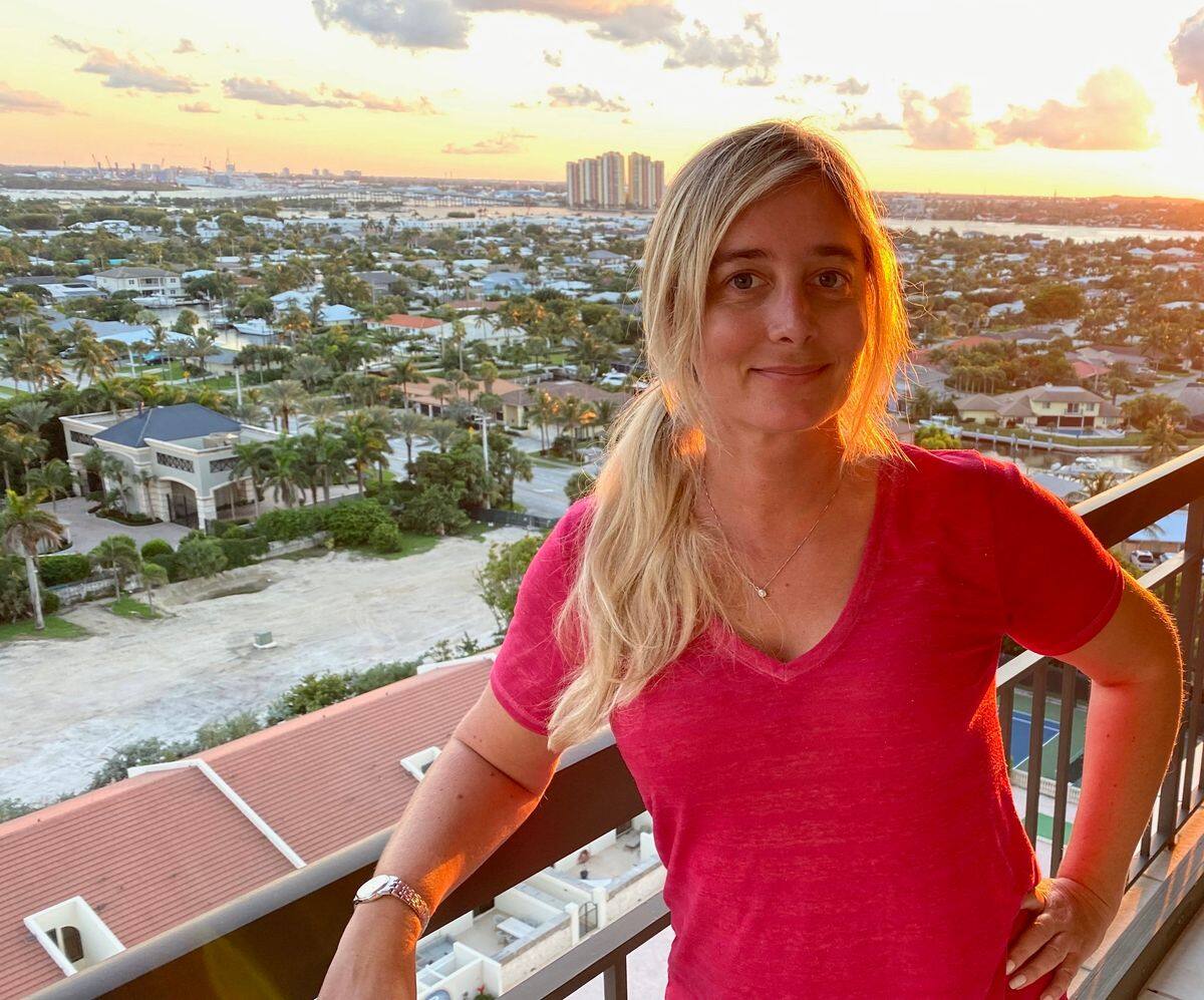 Marie Poupart, residente de West Palm Beach, administra la página de Facebook La Florida de Marie. También es periodista independiente del Journal de Montréal.