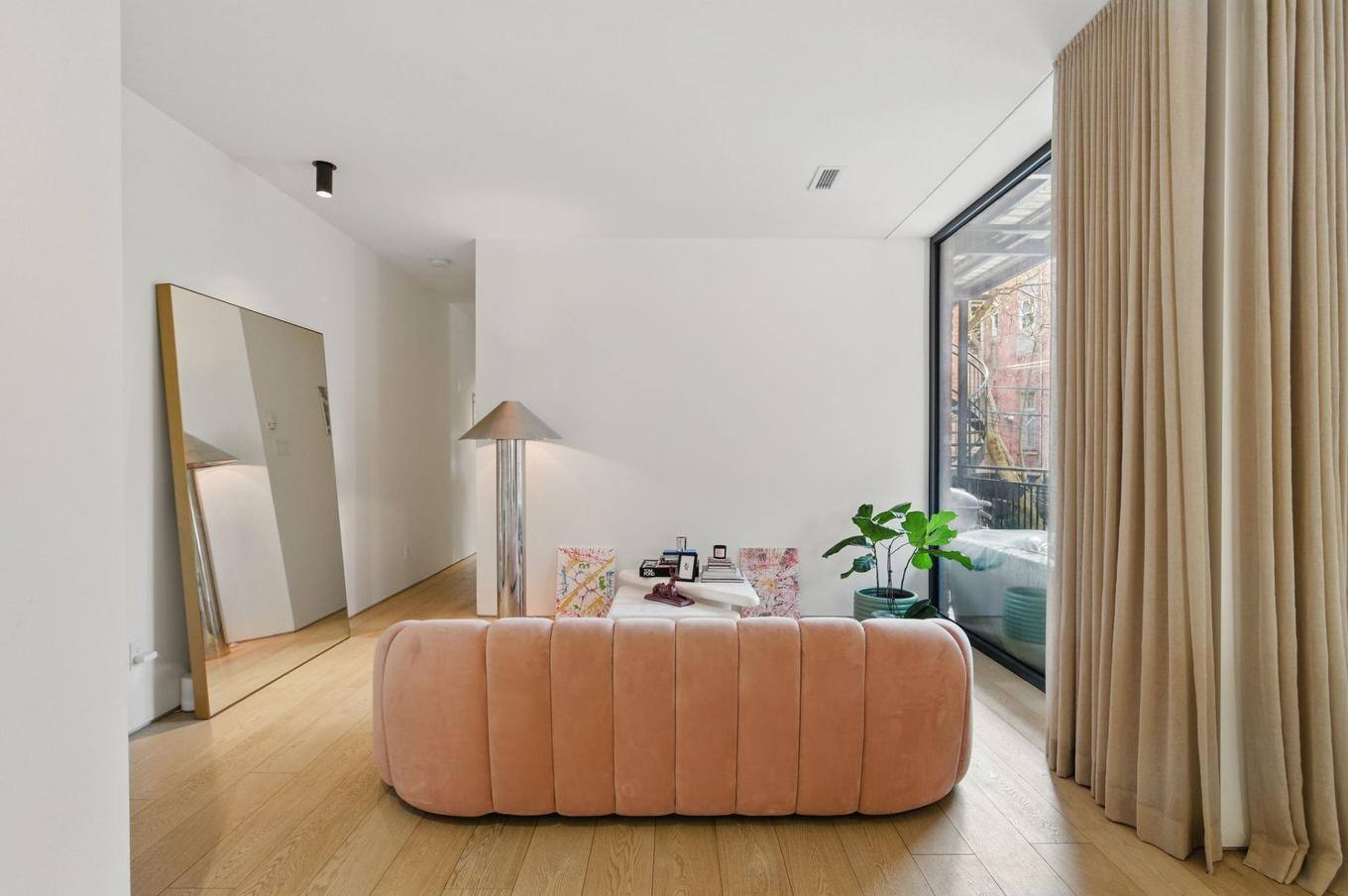 Un triplex entièrement rénové à vendre pour 3.9M$