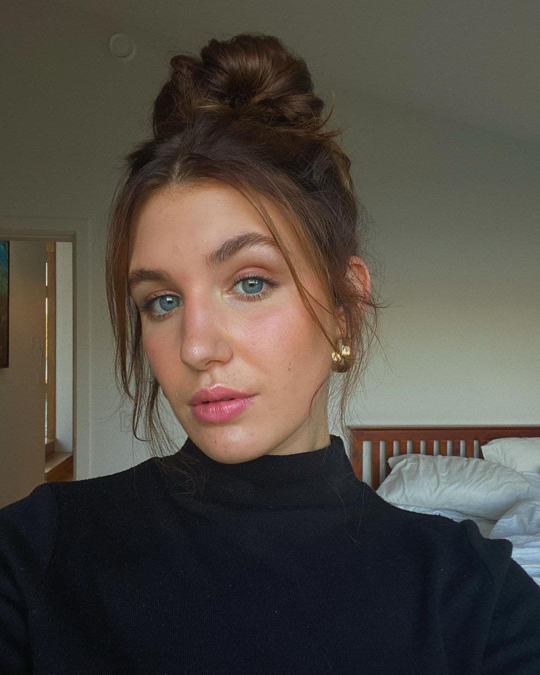 Sophie Nélisse brille sur un tapis rouge américain