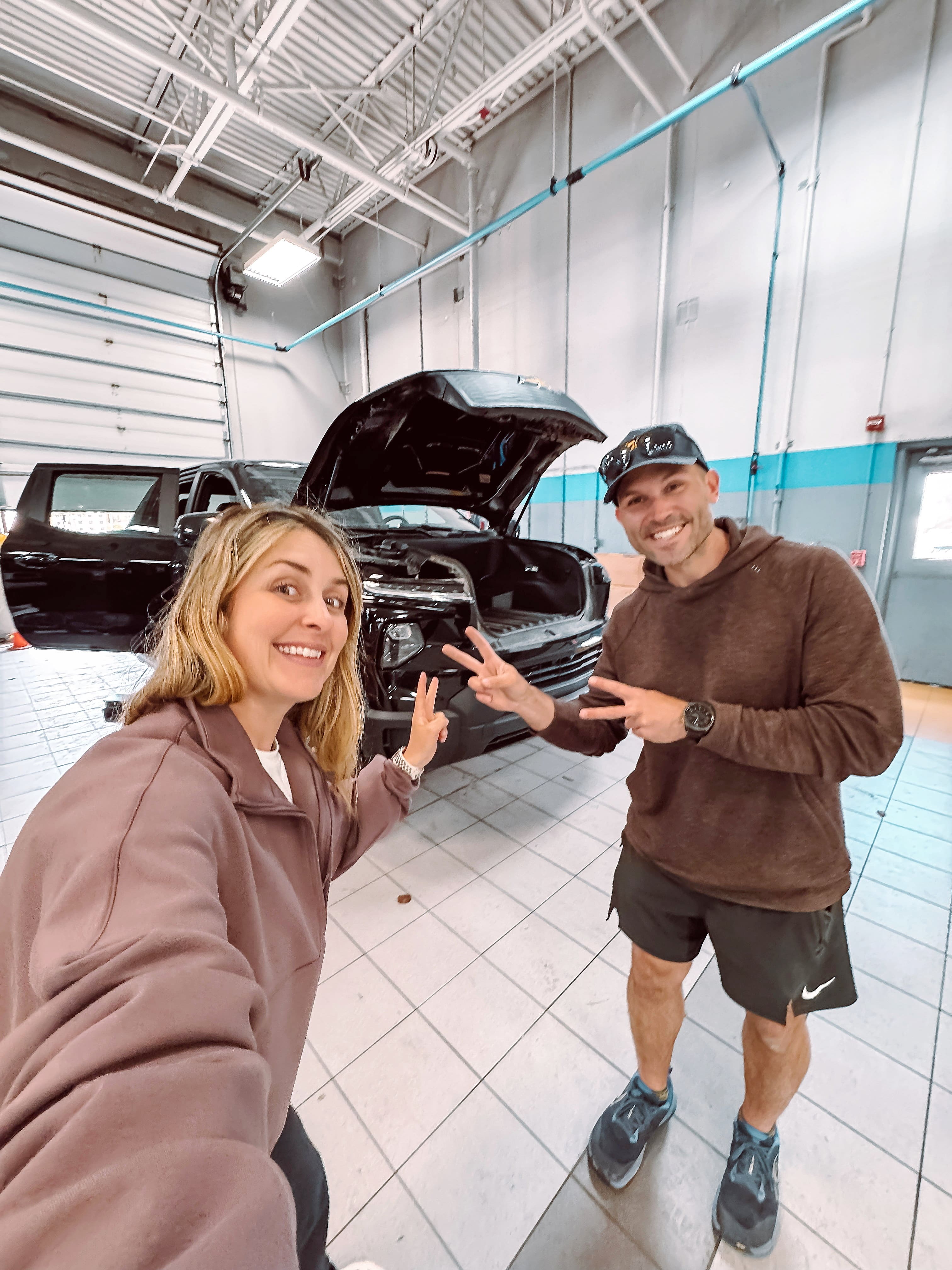 «C'est devenu une brique de 9000 lbs»: des Québécois piégés par leur camion électrique en Illinois