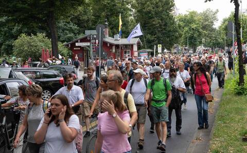 Almanya: Berlin'deki gözaltı karşıtı protestolar sırasında çatışmalar