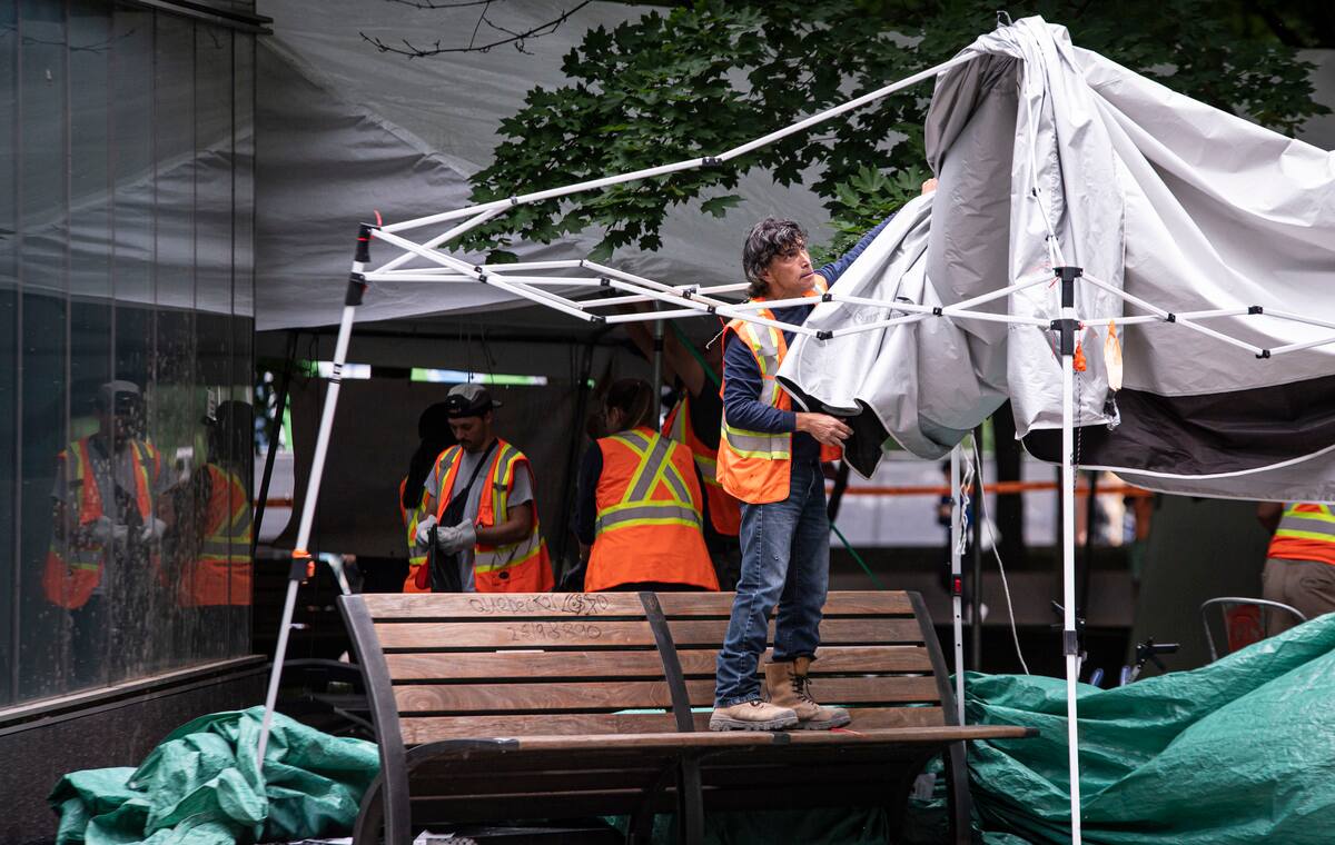 Montr&eacute;al: le campement du square Victoria d&eacute;mantel&eacute;