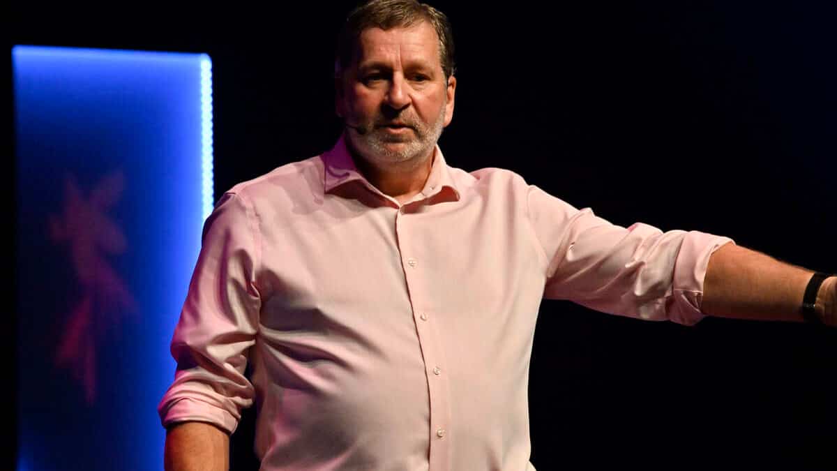 L’annonce de la faillite de Juste pour rire n’a pas empêché les humoristes de fouler le tapis rouge du nouveau spectacle de Mario Jean