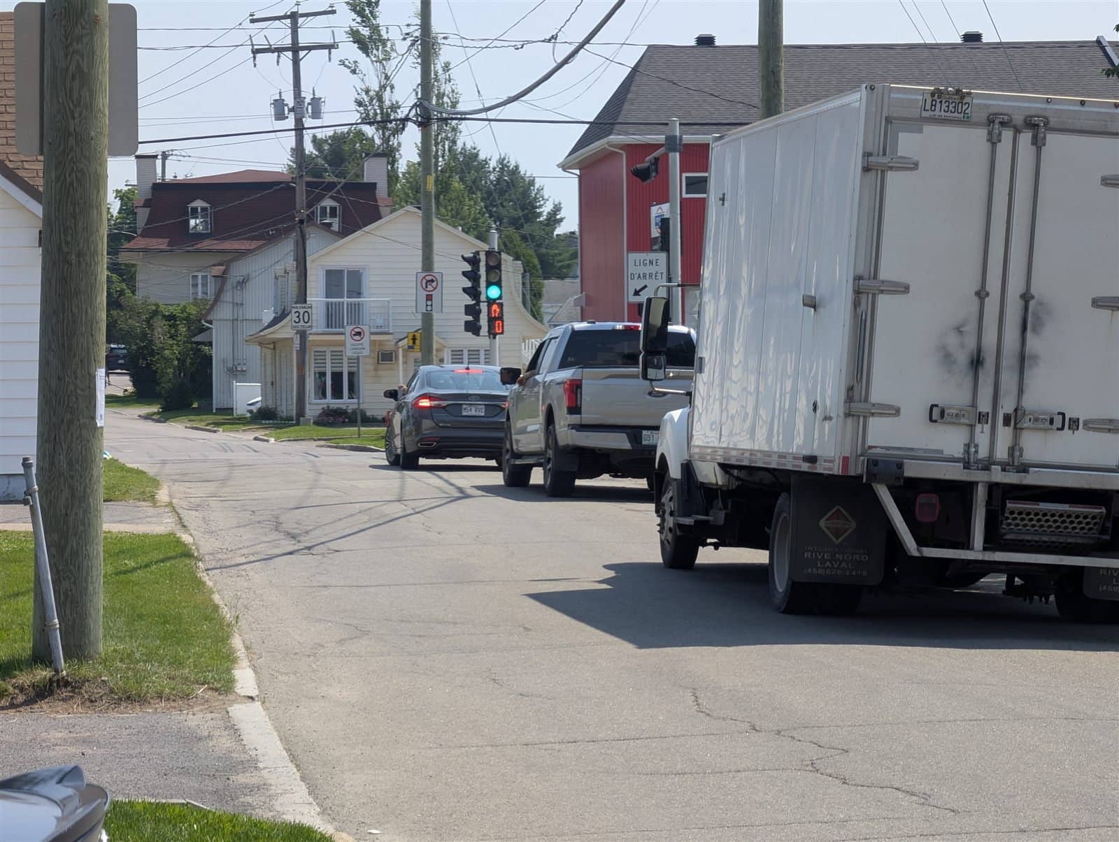 Les résidents de l'avenue des Sablonnières demandent à la Ville de Québec de mettre en place des mesures de sécurité pour éviter qu'un autre drame, comme celui du 29 juin, se produise encore.