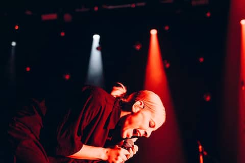 Jonathan Roy confirmed, Friday, during his visit to the Armory. With a hat turned on his head, the songwriter shows great maturity.