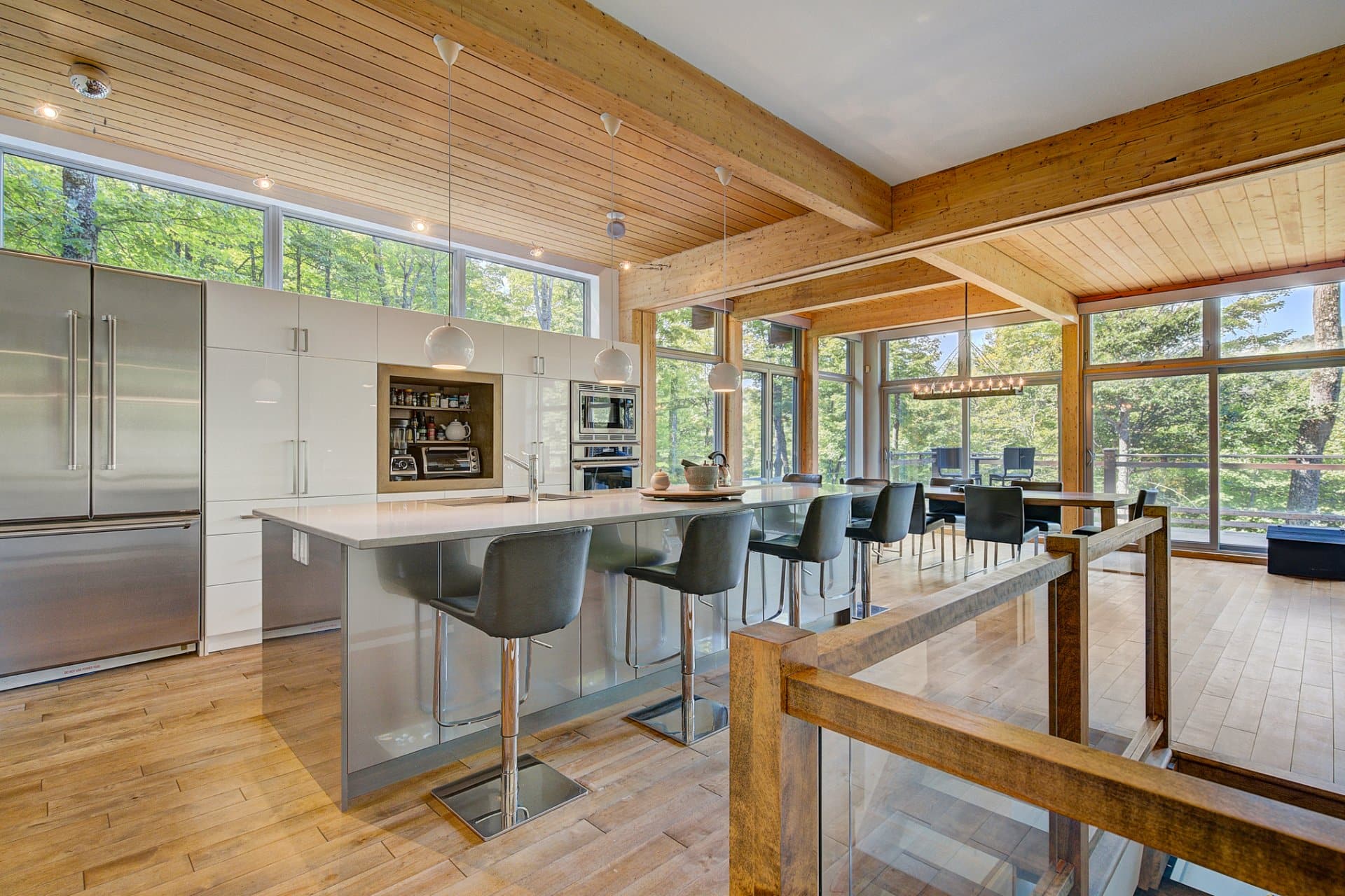 Une maison moderne à vendre pour 2 345 000$