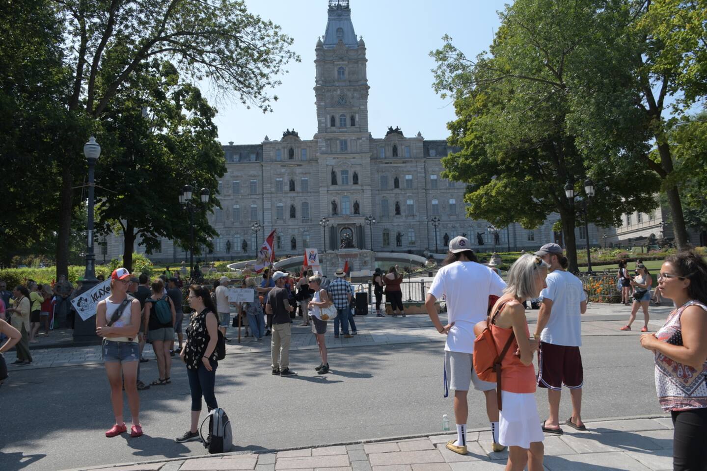 Manifestation contre le passeport vaccinal à Québec Manifestation contre le passeport vaccinal à Québec