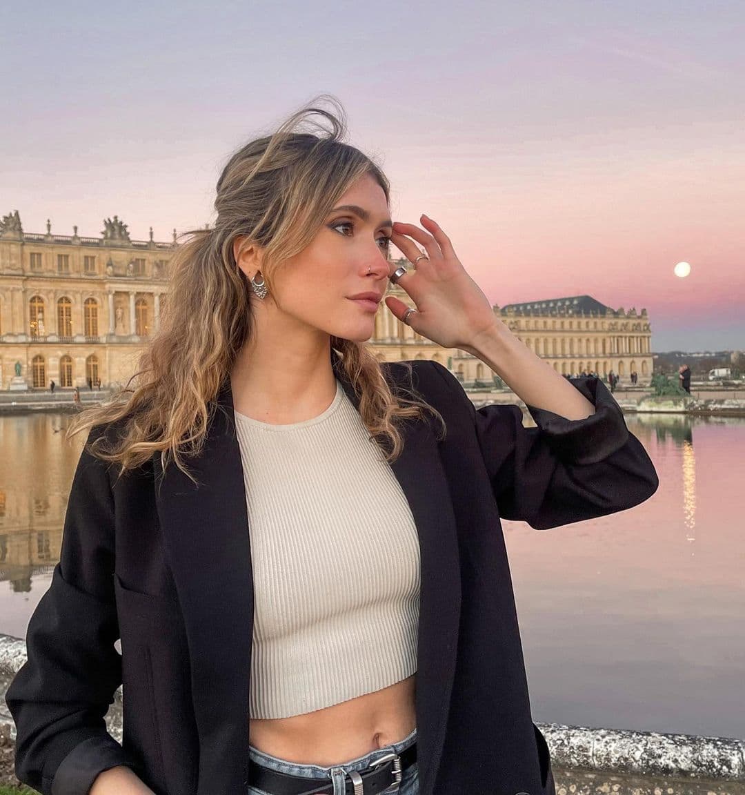 Lysandre Nadeau plus sexy que jamais sur la couverture d'un livre