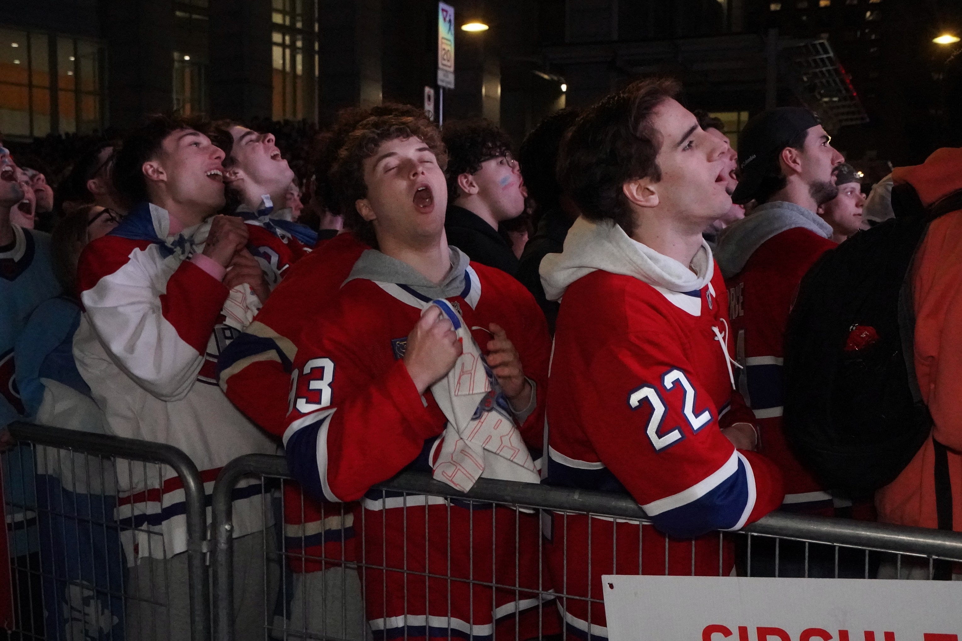 « On y a cru jusqu’à la fin »: des partisans du Canadien déçus après la défaite crève-cœur lors du sixième match