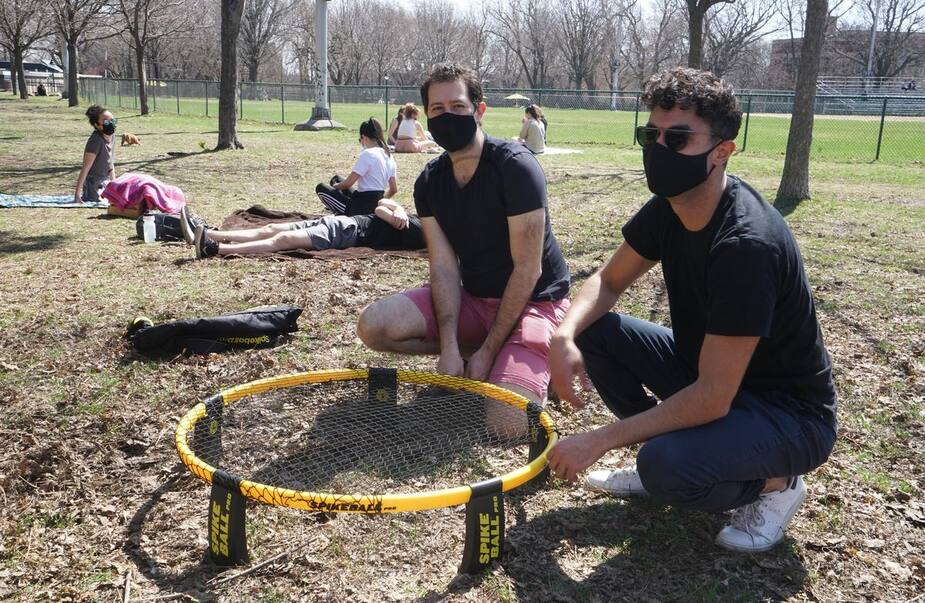 Image principale de l'article Vous courez à deux? Vous devez porter le masque
