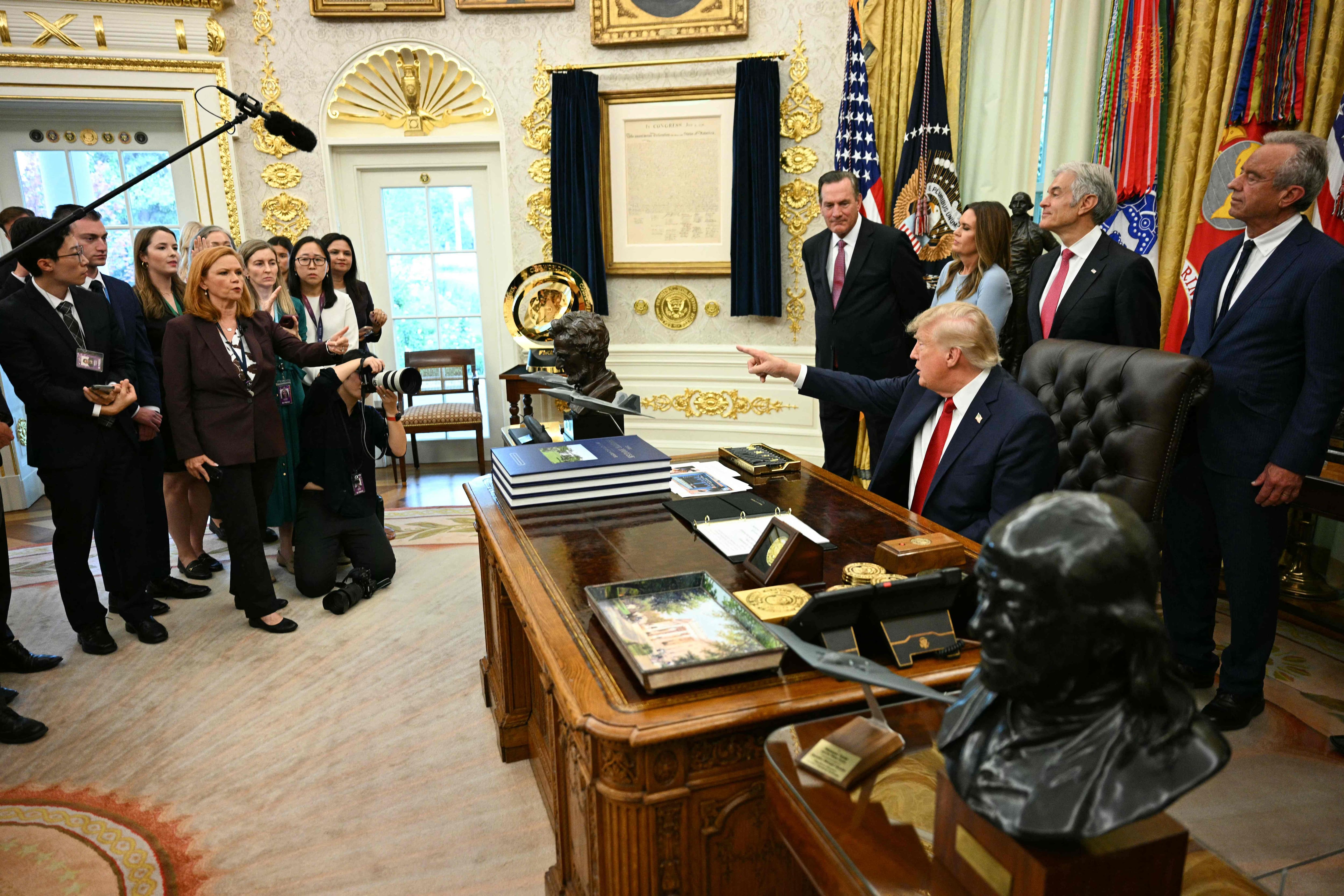 Trump annonce interdire l’accès de la Maison-Blanche à CNN, MSNOW et Politico