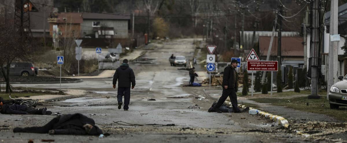 Poutine honore une brigade accusée d'exactions à Boutcha, son armée progresse dans l'est