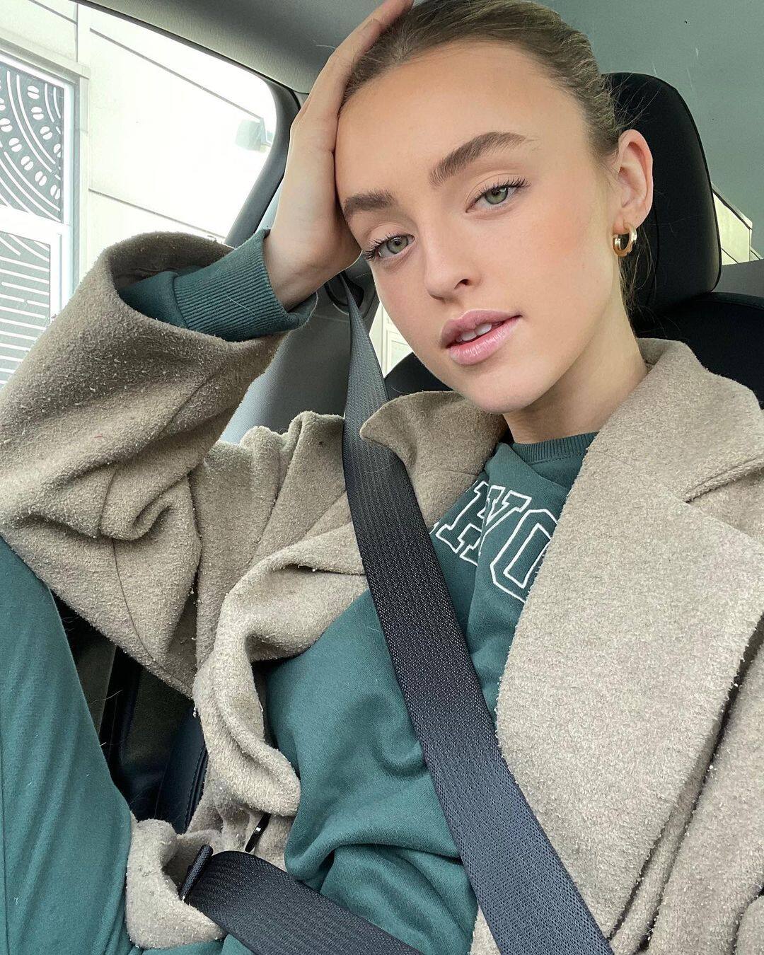 Alicia Moffet fait la couverture du Clin d’oeil 