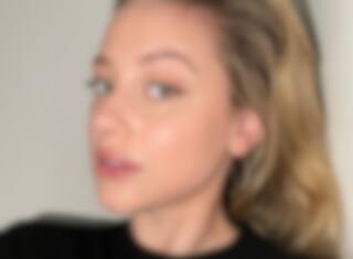 Lili Reinhart a maintenant les cheveux courts