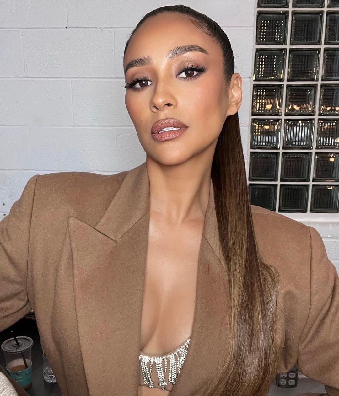 Shay Mitchell enceinte de son deuxième enfant