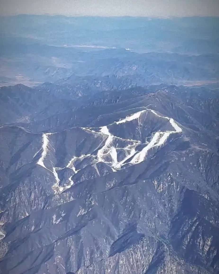 Image principale de l'article Une photo virale des pistes de neige artificielle