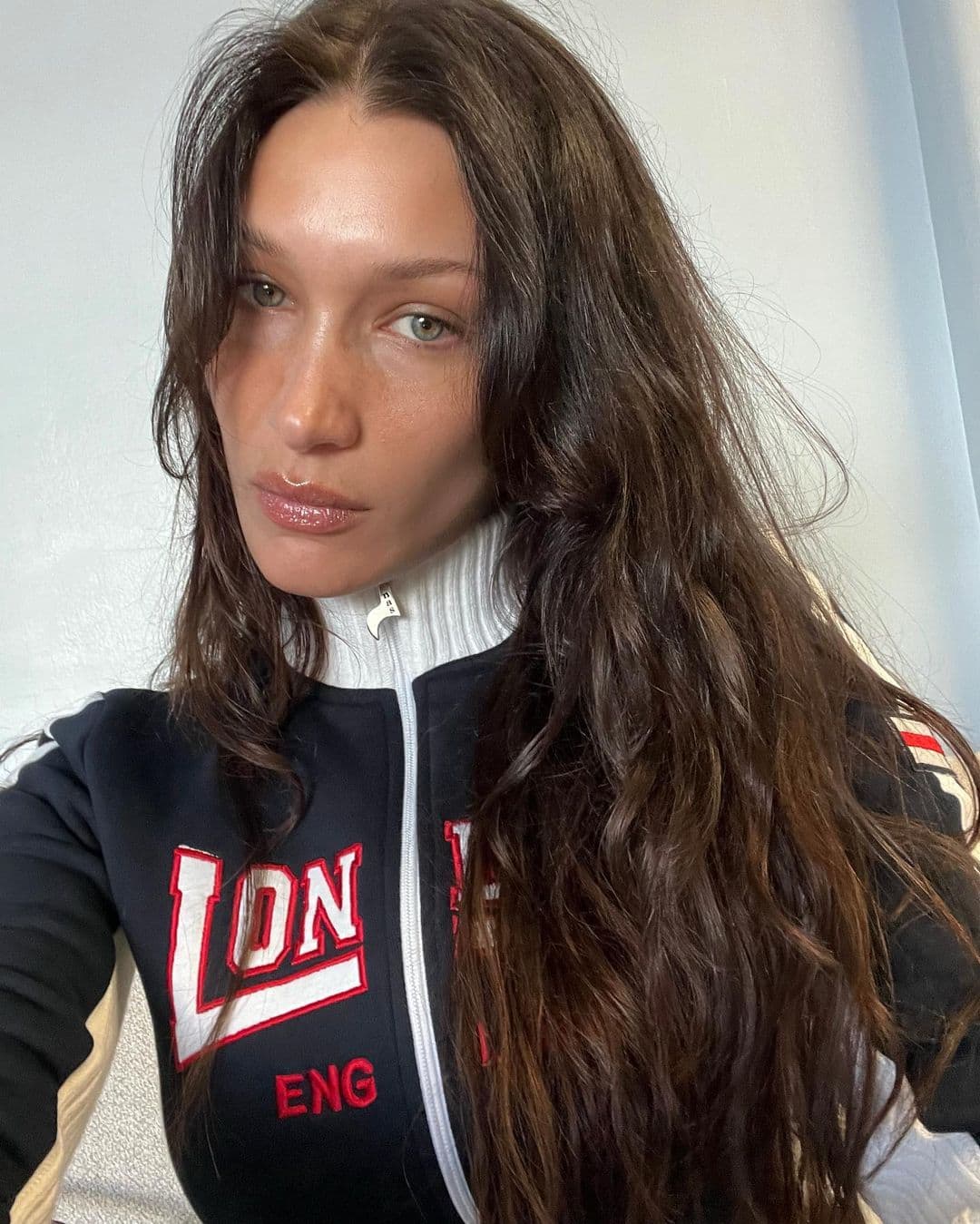 Bella Hadid admet avoir eu recours à la chirurgie