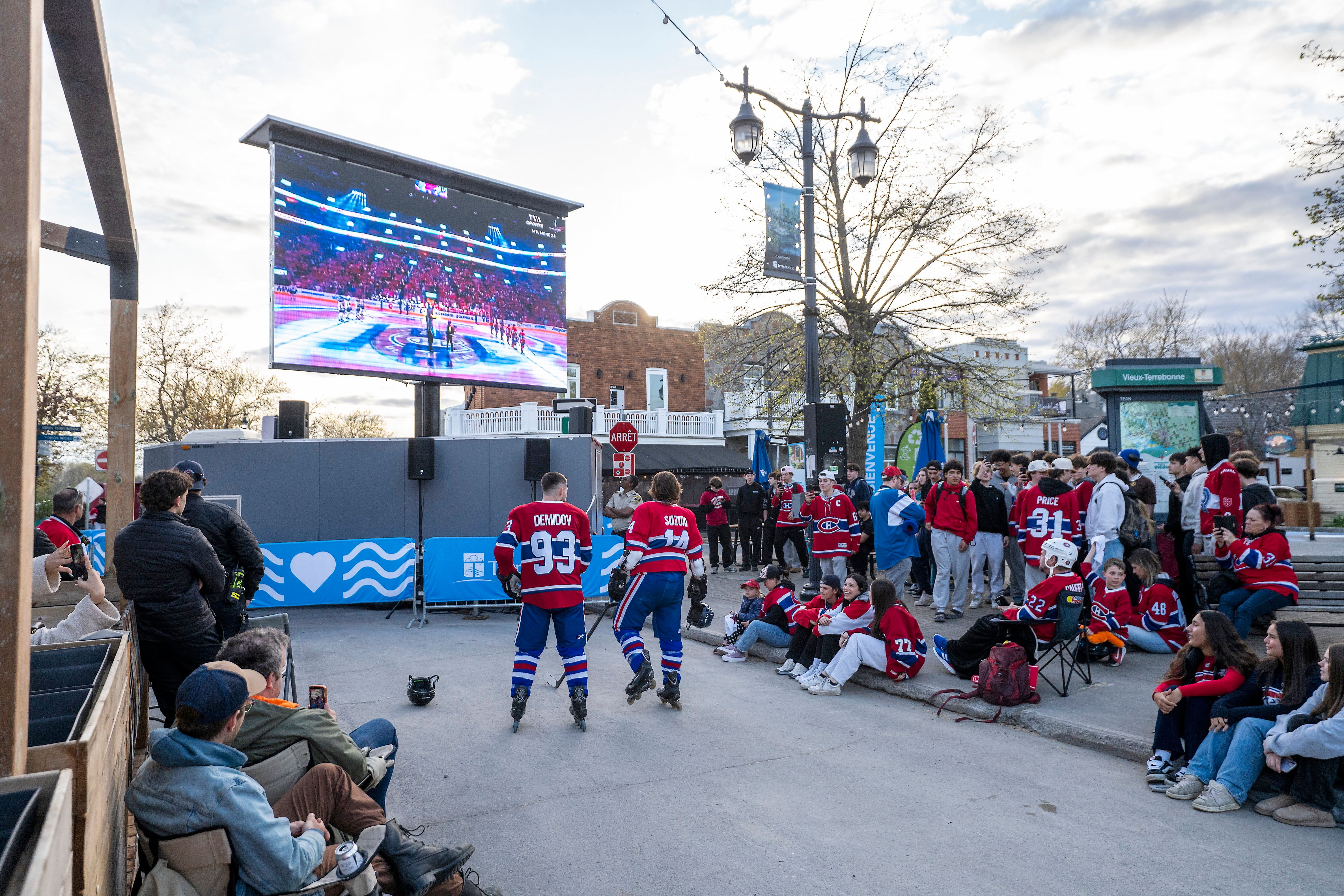 Le Bleu-Blanc-Rouge vibre au-delà de Montréal: l’engouement pour le CH pousse les villes à multiplier les visionnements publics