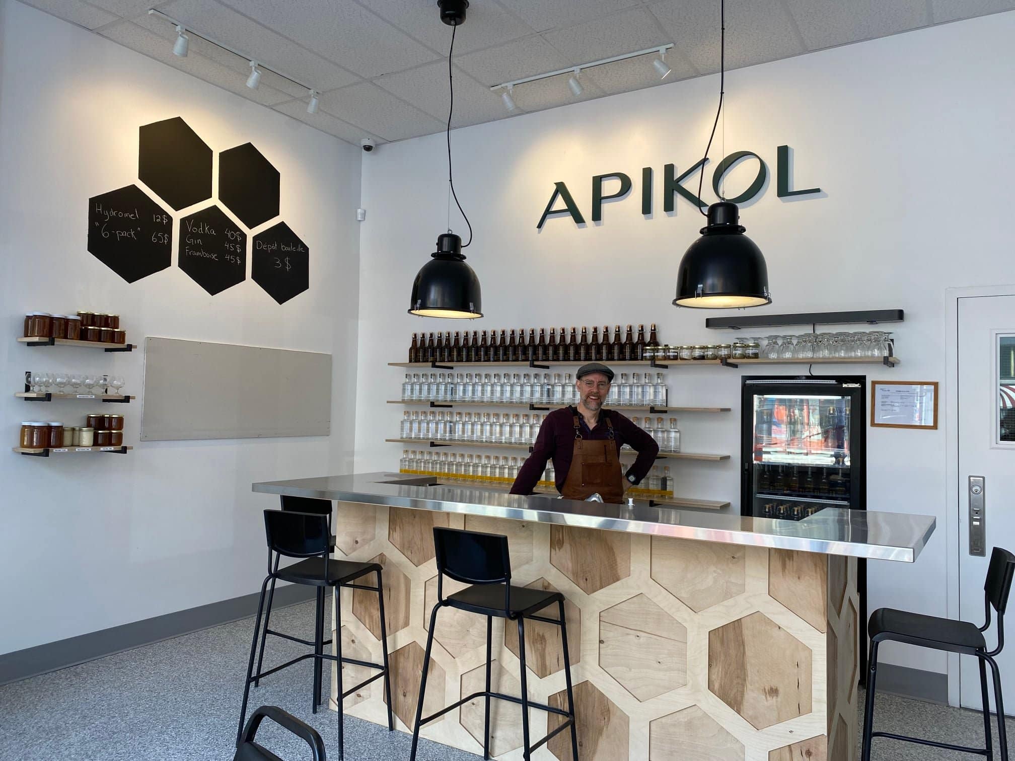 Une distillerie propose des alcools à base de miel