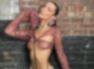 L’étrange pantalon de Bella Hadid vole la vedette