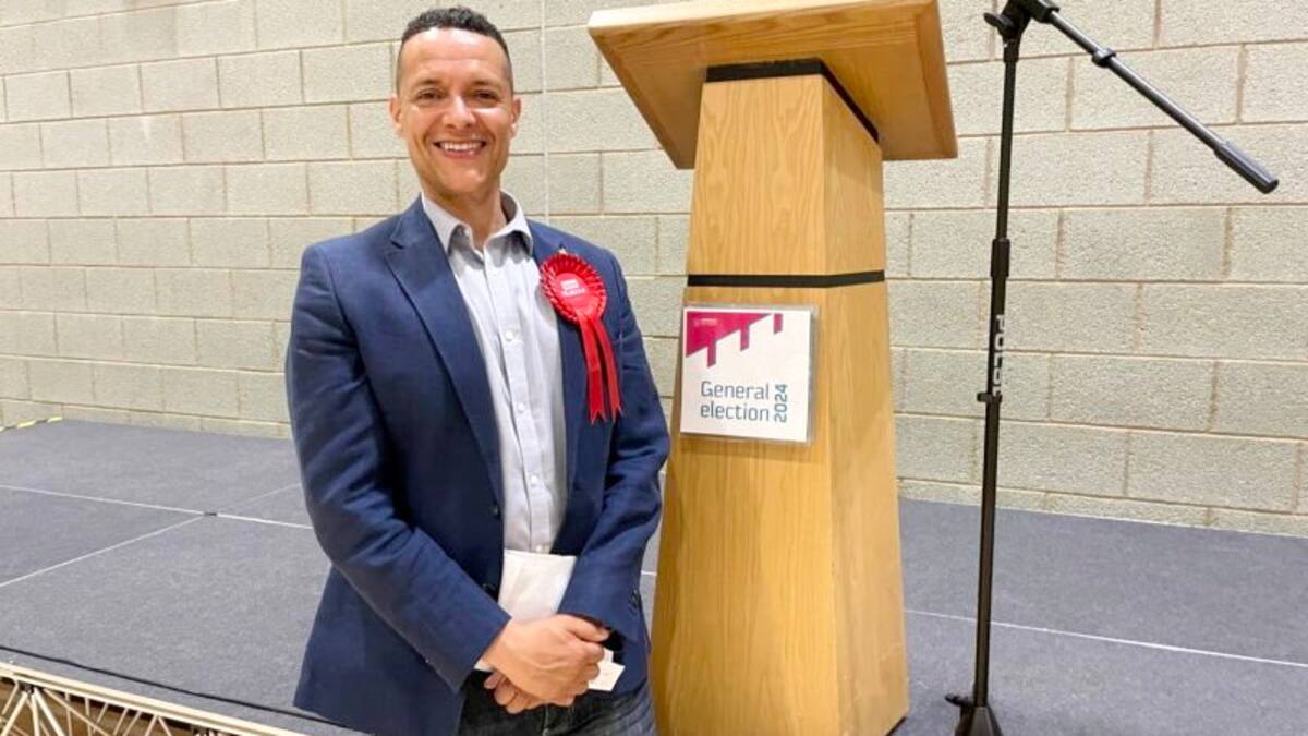 Des députés britanniques protestent contre la monarchie pendant le serment au roi