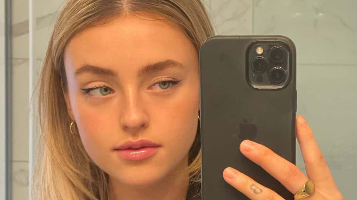 Alicia Moffet dévoile TROIS nouveaux tatouages significatifs billie