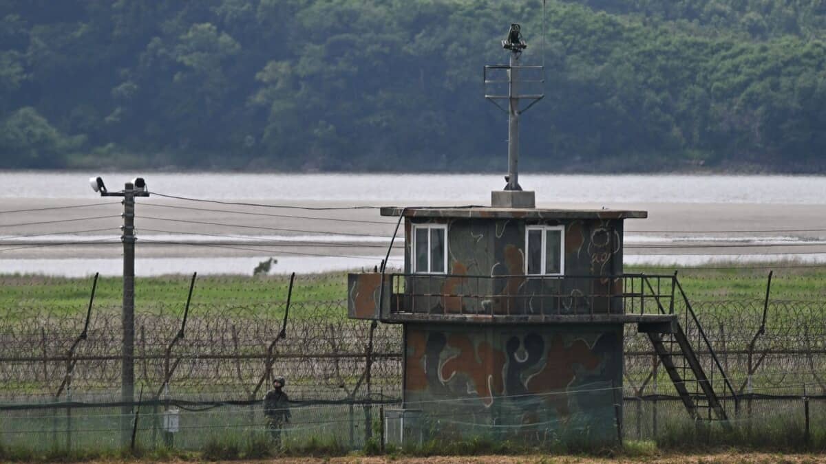 La Corée du Nord a procédé à un essai de missiles de croisière avant la visite de Trump au Sud
