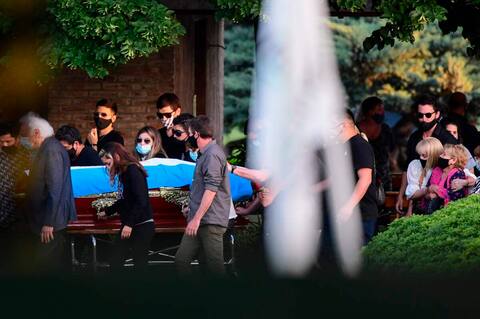 Emoción y confusión, Argentina envía un último adiós a su leyenda Maradona