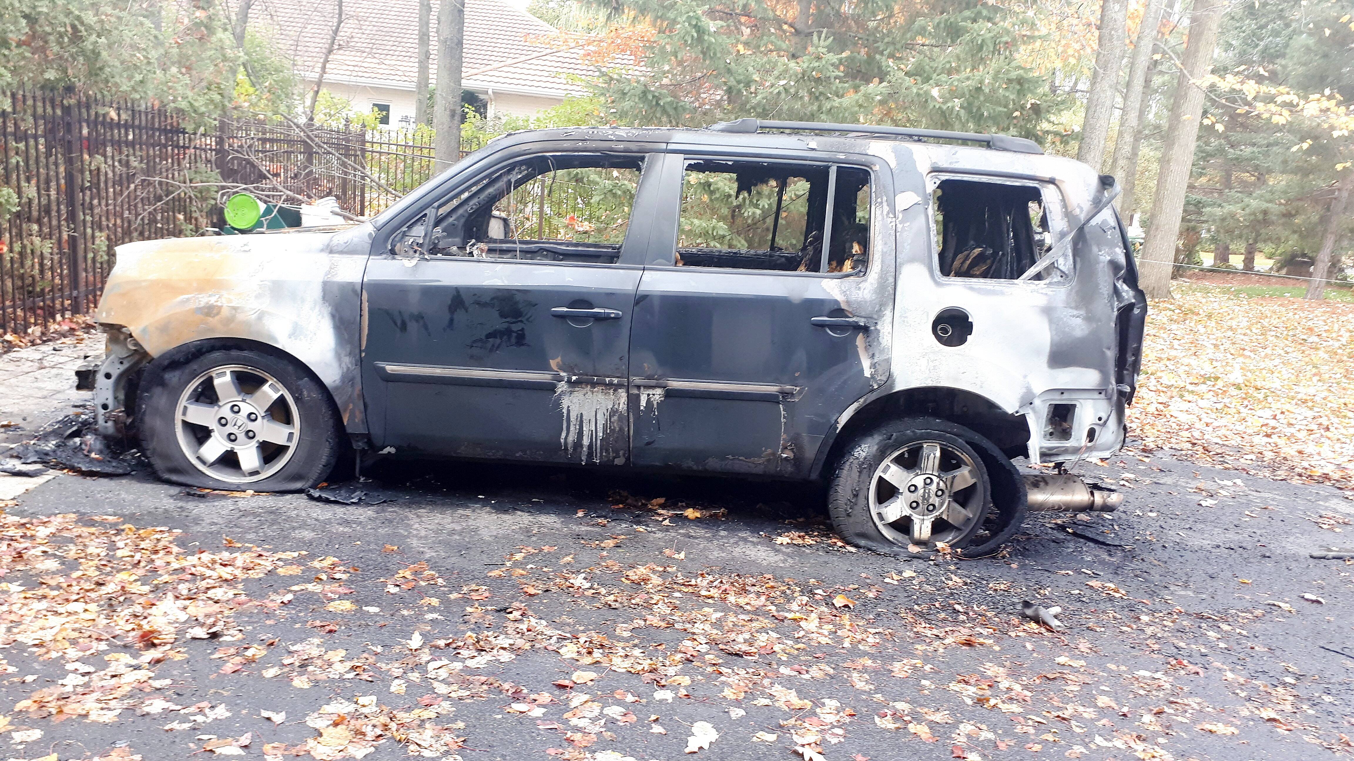 Su vehículo había sido objeto de un incendio intencional.