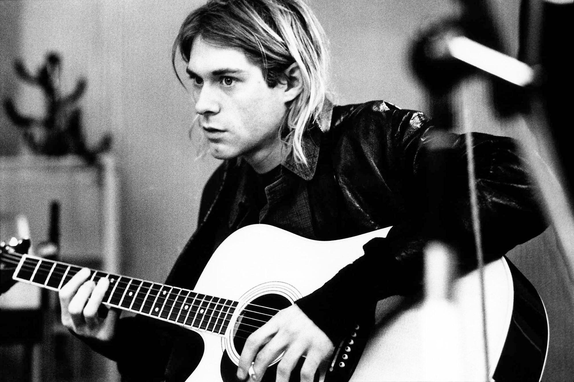 Une biographie explore le succ&egrave;s fulgurant de Nirvana et les d&eacute;mons de Kurt Cobain
