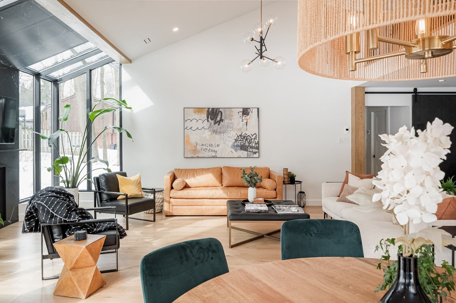 Une maison rénovée à vendre à 889 000$