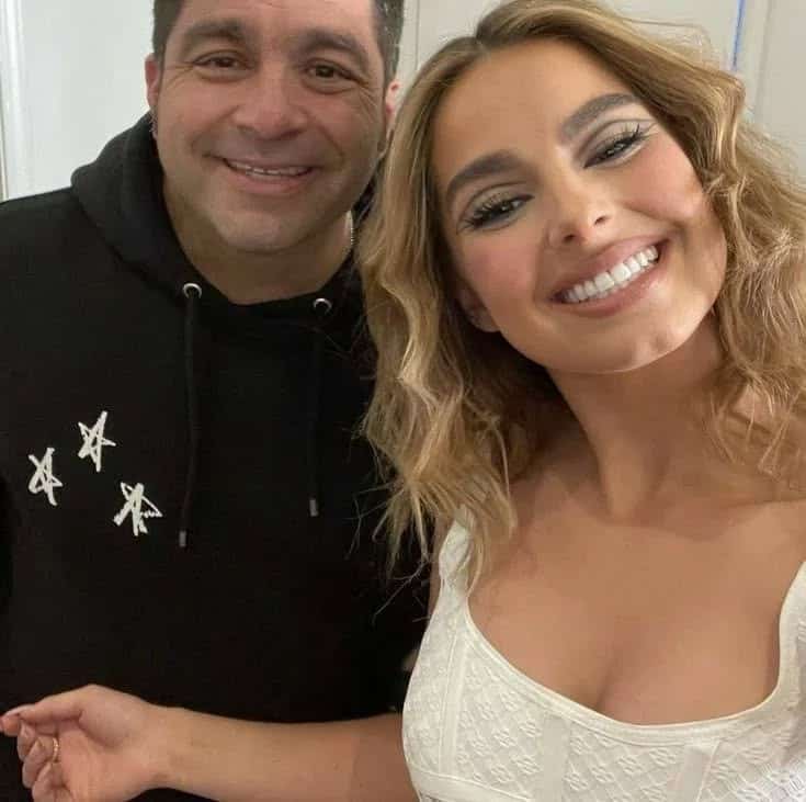 Son père arrêté pour un comportement indécent