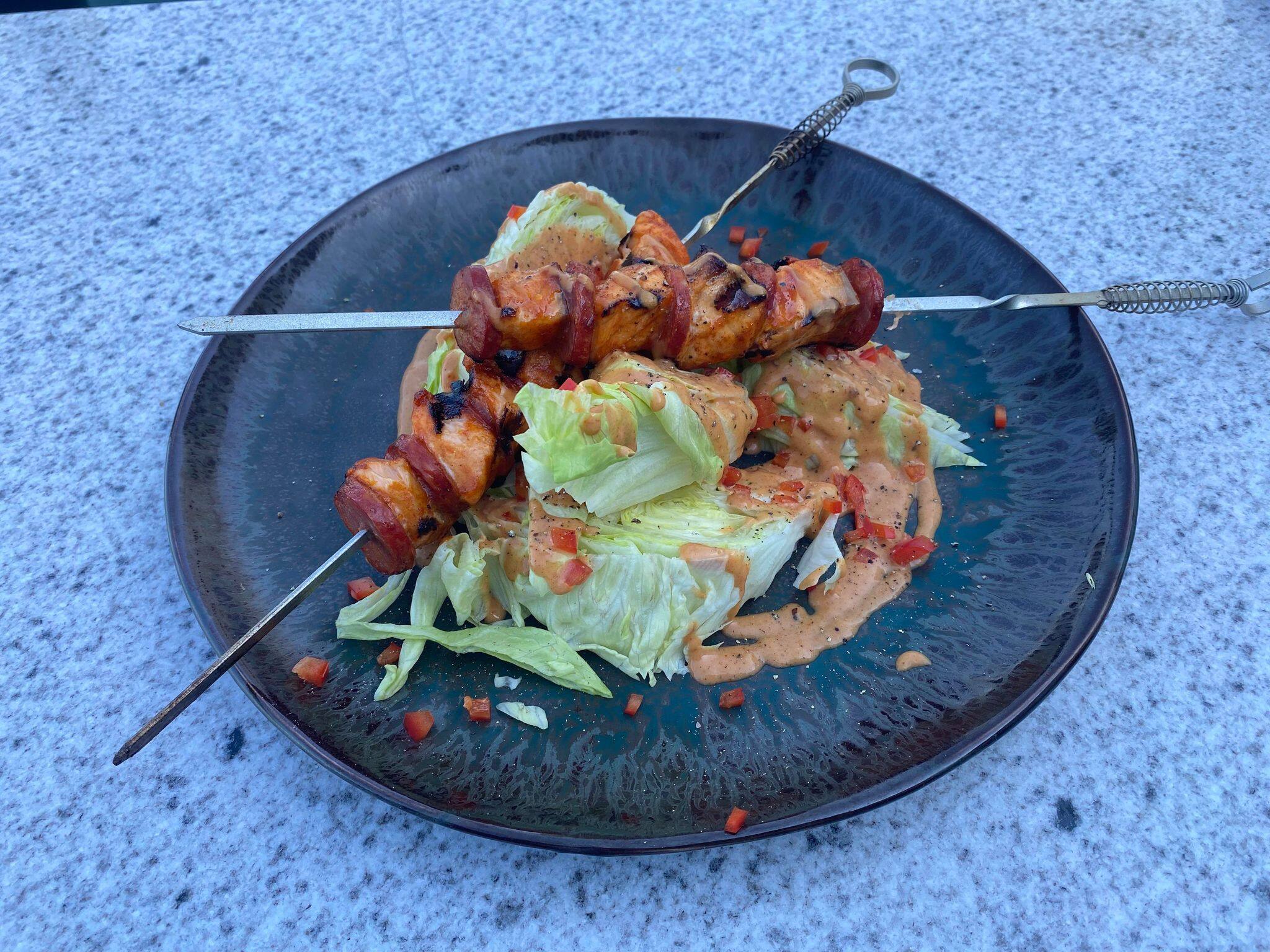 Brochettes de saumon barbecue au chorizo